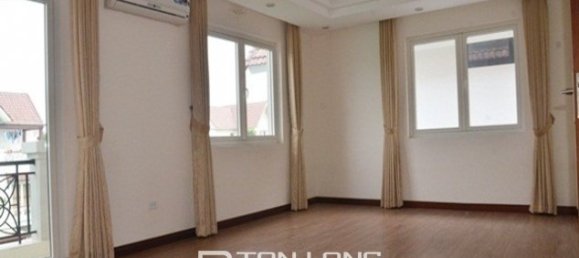 4 bedrooms Villa in Long Bien, Vietnam No. 2131 3
