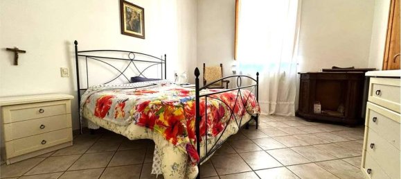 Casa de 5 divisões em Prato, Italy N.º 35892 10