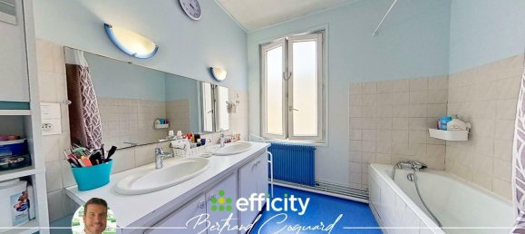 Apartamento de 3 dormitorios en Tarare, France No. 358559 11