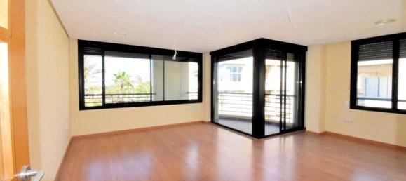 Apartamento de 3 dormitorios en Torrevieja, Spain No. 187993 2