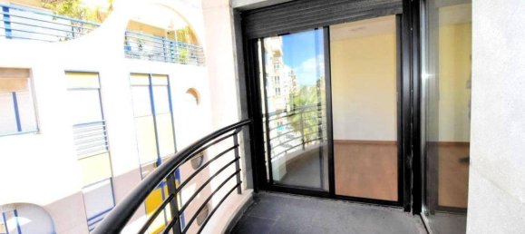 Apartamento de 3 dormitorios en Torrevieja, Spain No. 187993 7