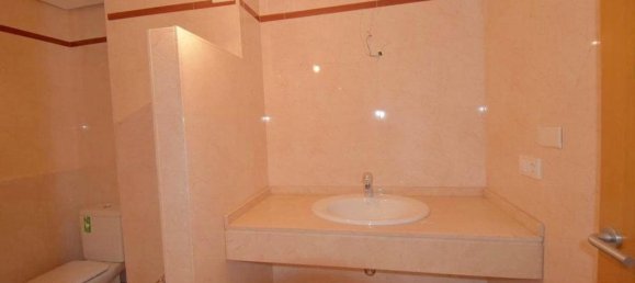Apartamento de 3 dormitorios en Torrevieja, Spain No. 187993 21