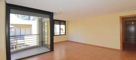 Apartamento de 3 dormitorios en Torrevieja, Spain No. 187993 4