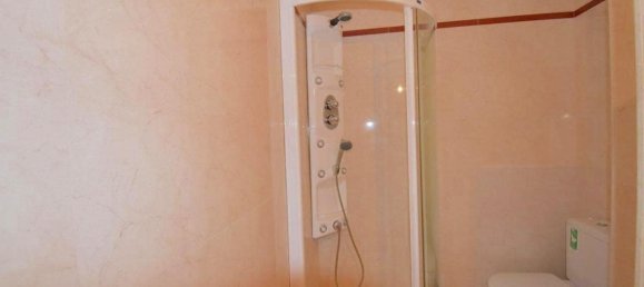 Apartamento de 3 dormitorios en Torrevieja, Spain No. 187993 22