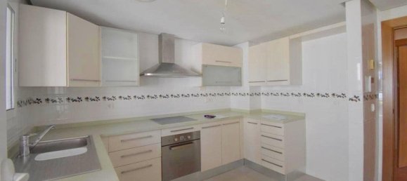 Apartamento de 3 dormitorios en Torrevieja, Spain No. 187993 10