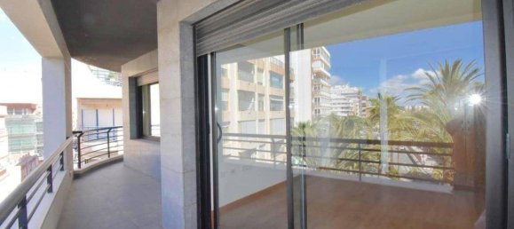 Apartamento de 3 dormitorios en Torrevieja, Spain No. 187993 6