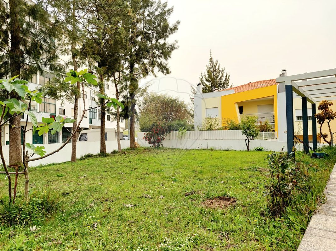 5 bedrooms House in Corroios, Portugal No. 187563