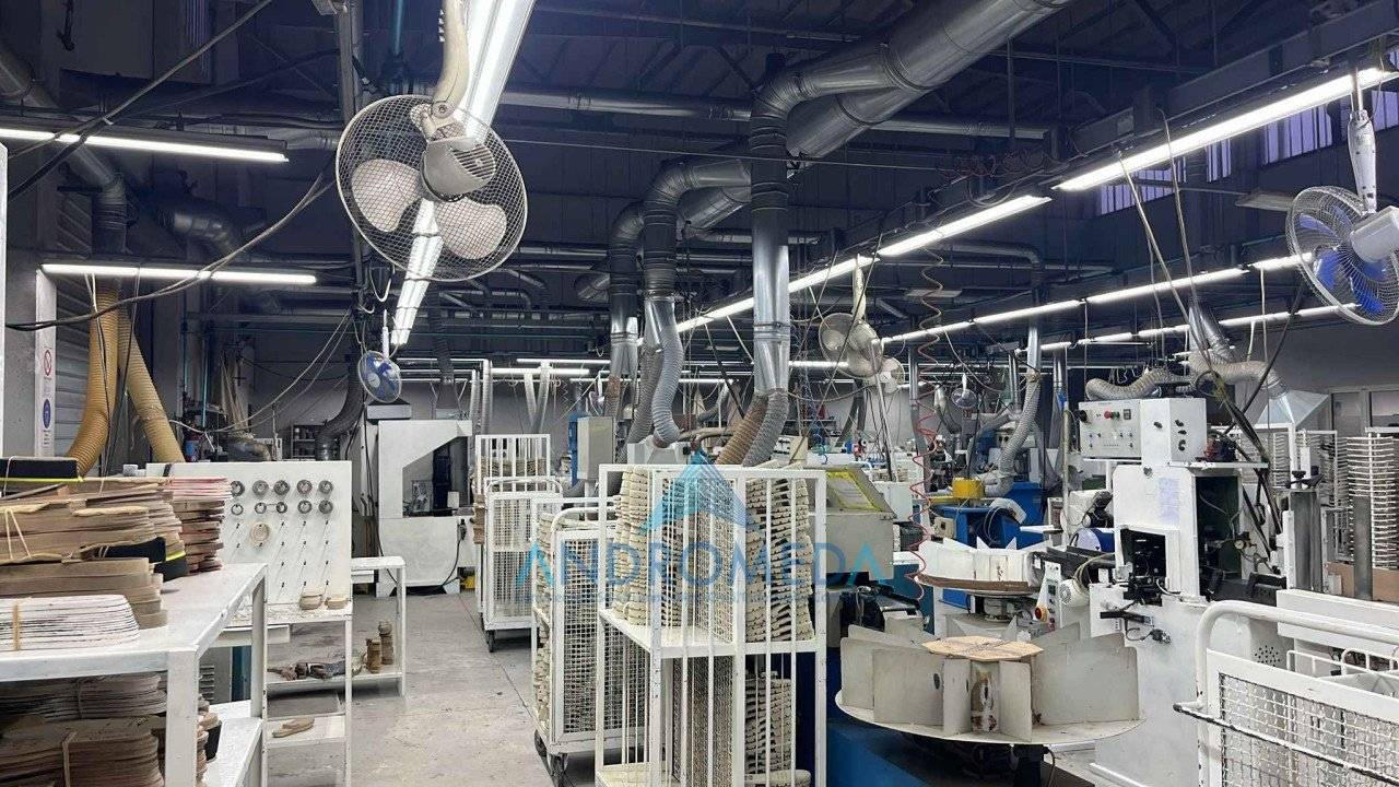 Almacén en Casandrino, Italy 1300 m² No. 367811