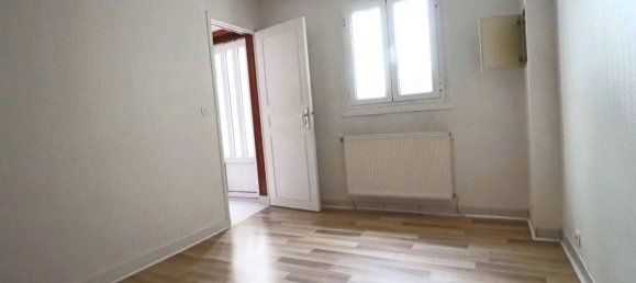 Villa de 3 dormitorios en Suresnes, France No. 132973 6