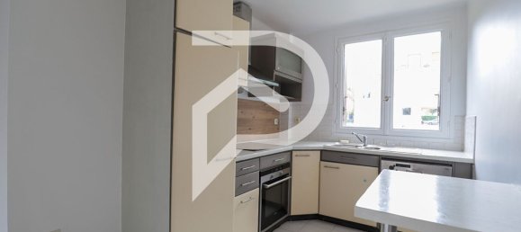 2 bedrooms Apartment in Clamart, France No. 296552 3