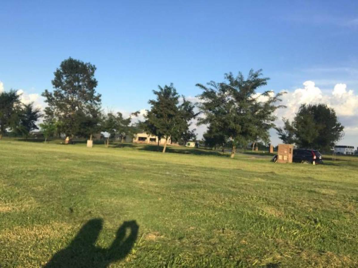  Land in Escobar, Argentina No. 120702