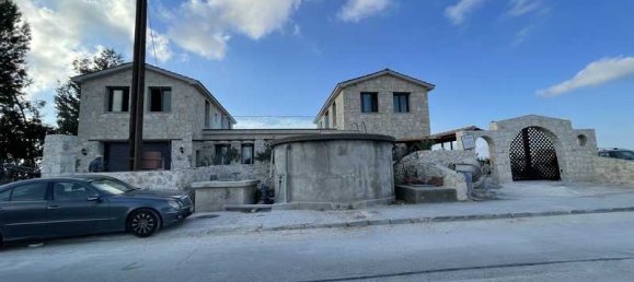 7 bedrooms Villa in Lasa, Cyprus No. 15649 5