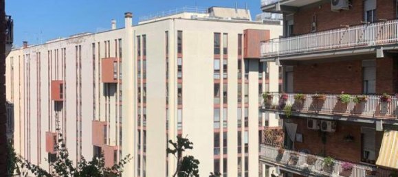 3 rooms Apartment in Rome, Italy No. 128626 2