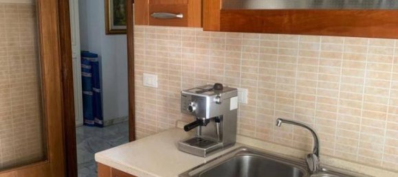 3 rooms Apartment in Rome, Italy No. 128626 10