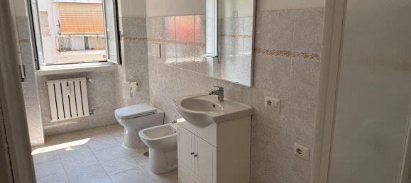 2 Schlafzimmer Wohnung in Rome, Italy, Nr. 377723 5