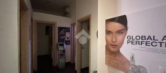 2 rooms Commercial property in Genzano di Roma, Italy No. 172503 5