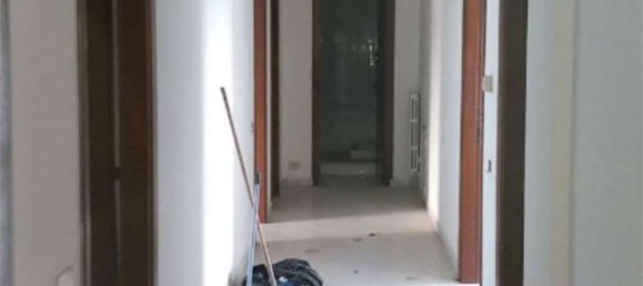 5 rooms Apartment in San Polo dei Cavalieri, Italy No. 112968 4