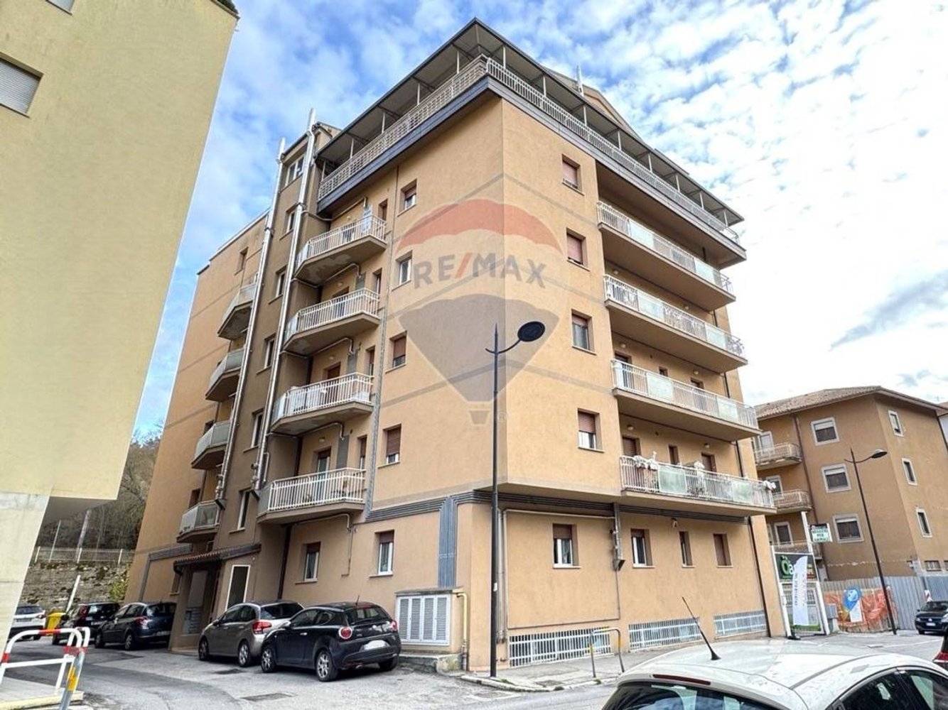 5 bedrooms Apartment in L'Aquila, Italy No. 331391