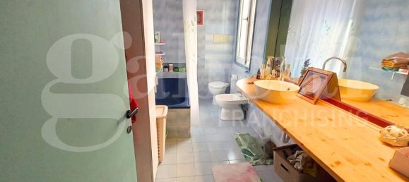 5 rooms Apartment in Chioggia, Italy No. 3120 6