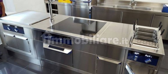 2 rooms Commercial property in Lucca, Italy No. 211537 11