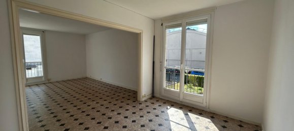 2 bedrooms Apartment in Reims, France No. 305831 2