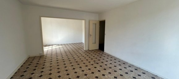 2 bedrooms Apartment in Reims, France No. 305831 5