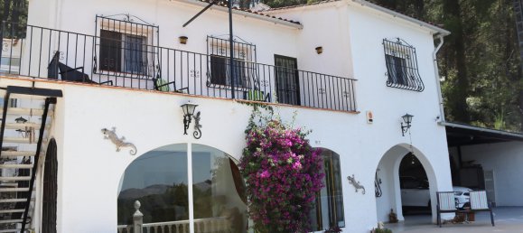 5 bedrooms Villa in Parcent, Spain No. 260934 2