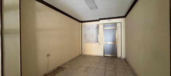 86m² Commercial property in Cadiz, Spain No. 145998 2