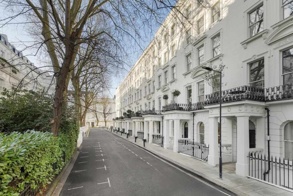 4 bedrooms Apartment in London, United Kingdom No. 13191