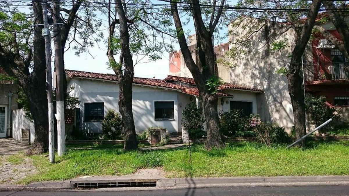 2 bedrooms House in Tres de Febrero, Argentina No. 20096