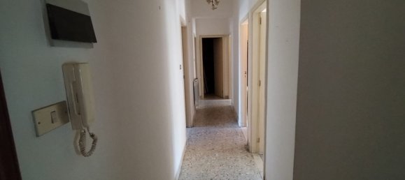 3 bedrooms Apartment in Messina, Italy No. 336702 10