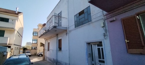 3 bedrooms Apartment in Messina, Italy No. 336702 18