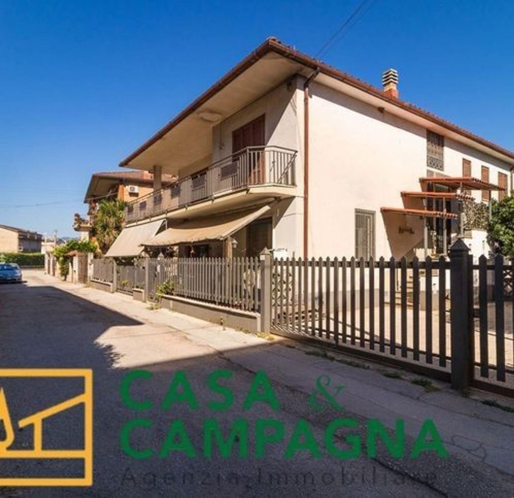 6 bedrooms Villa in Vairano Patenora, Italy No. 325667