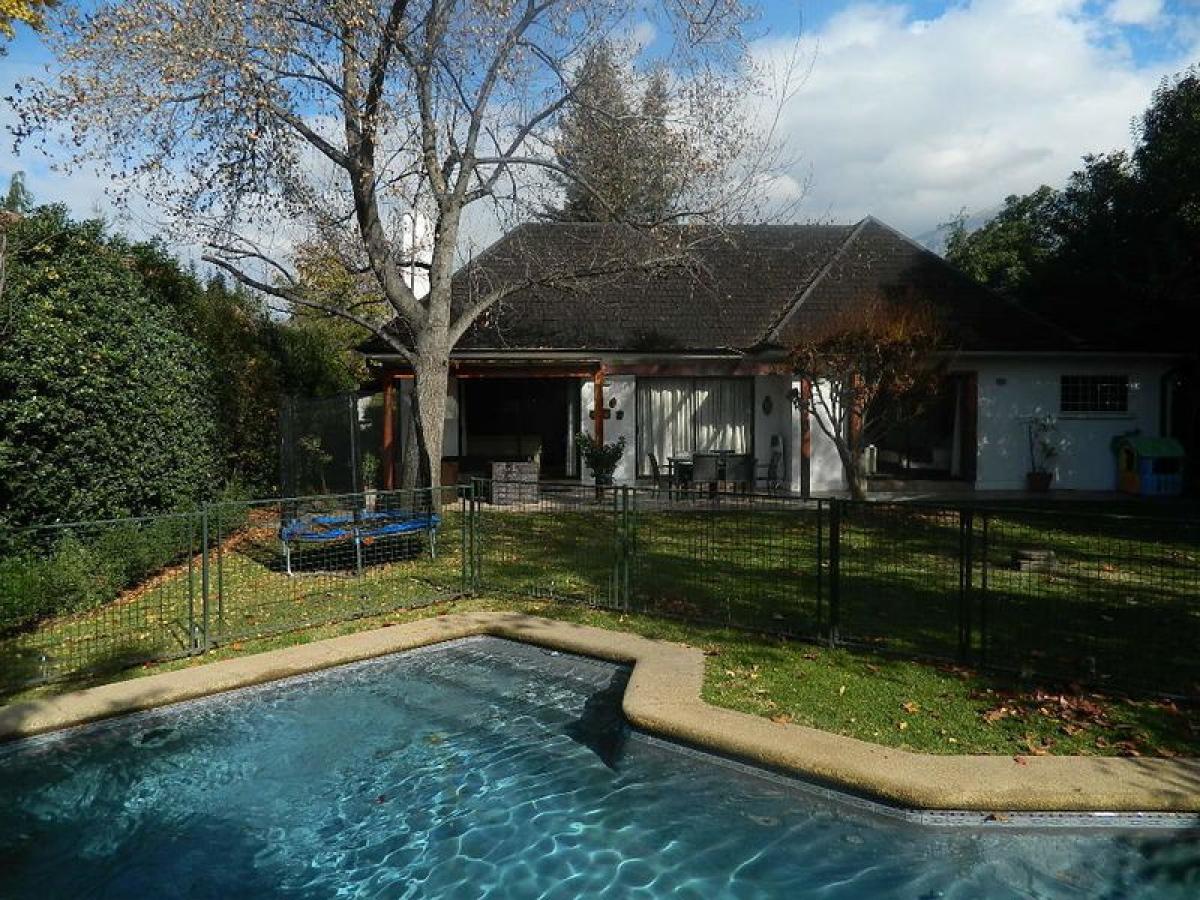 5 bedrooms House in Santiago, Chile No. 1559