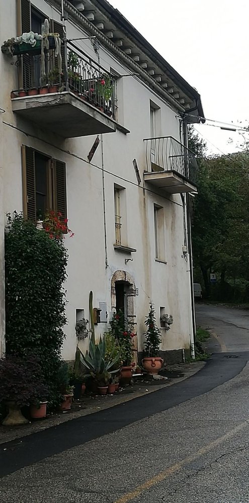 6 rooms House in Rivodutri, Italy No. 255592