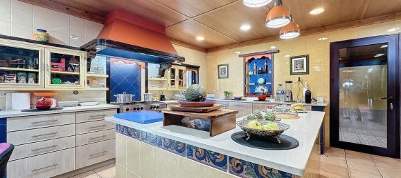 Villa de 4 dormitorios en Funchal, Portugal No. 104169 24