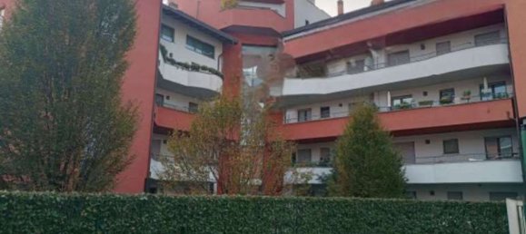 6 rooms Apartment in Legnano, Italy No. 318534 7