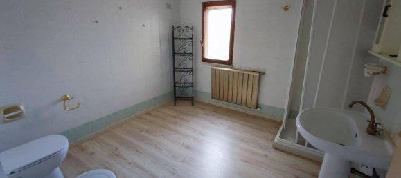 3-salle Appartement à Pescara, Italy No. 31074 12