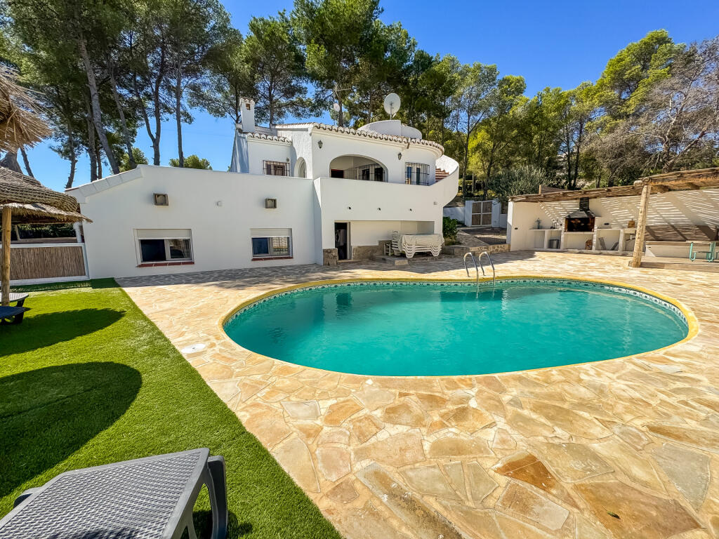 4 bedrooms Villa in Alicante, Spain No. 202086