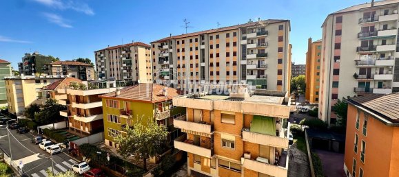 3 rooms Apartment in Milan, Italy No. 299036 21