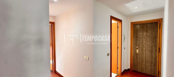 3 rooms Apartment in Milan, Italy No. 299036 9