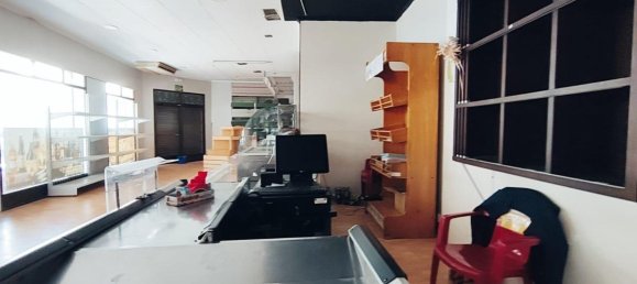 290m² Commercial property in Guardamar del Segura, Spain No. 12890 6