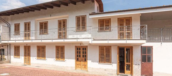 5 rooms Villa in Cirié, Italy No. 62929 2