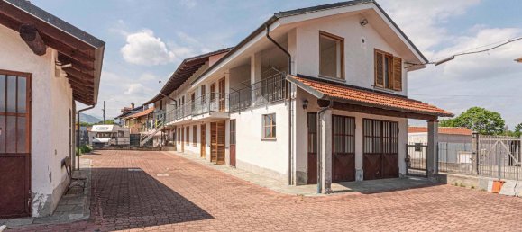 5 rooms Villa in Cirié, Italy No. 62929 3