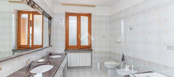 5 rooms Villa in Cirié, Italy No. 62929 6