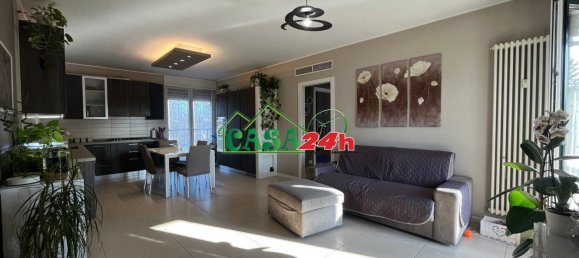 Квартира с 3 комнатами в Боллате, Италия № 10865 4