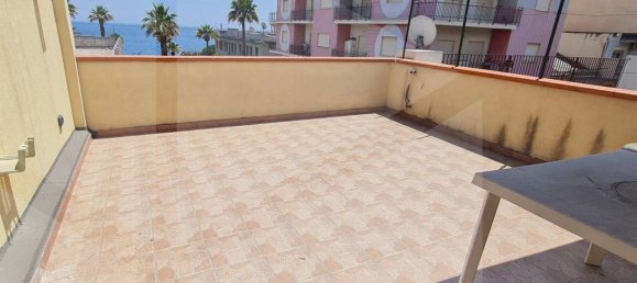 3-salle Appartement à Santa Teresa di Riva, Italy No. 24093 8