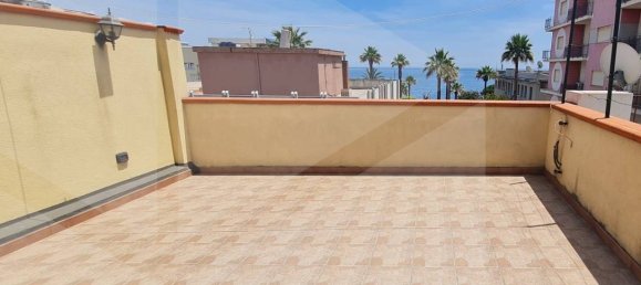 3-salle Appartement à Santa Teresa di Riva, Italy No. 24093 9