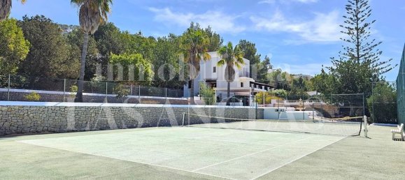 5 bedrooms Villa in Santa Eulalia Del Rio, Spain No. 184852 4
