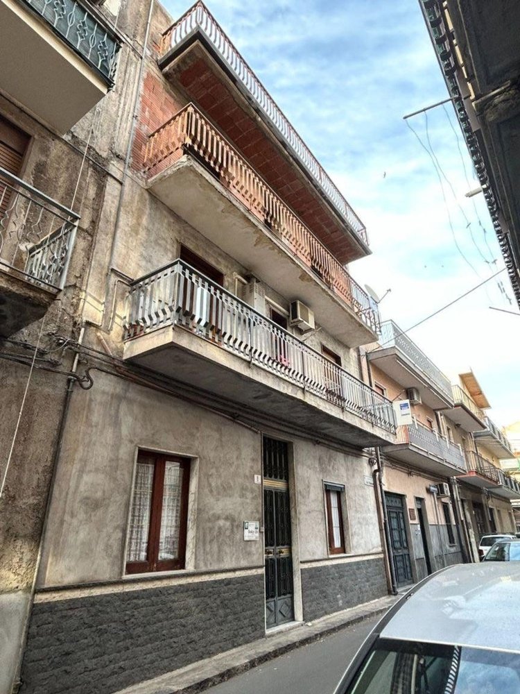 Edifício em Paternò, Italy 165 m² N.º 261195